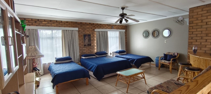 5 Bedroom Property for Sale in Pellissier Free State